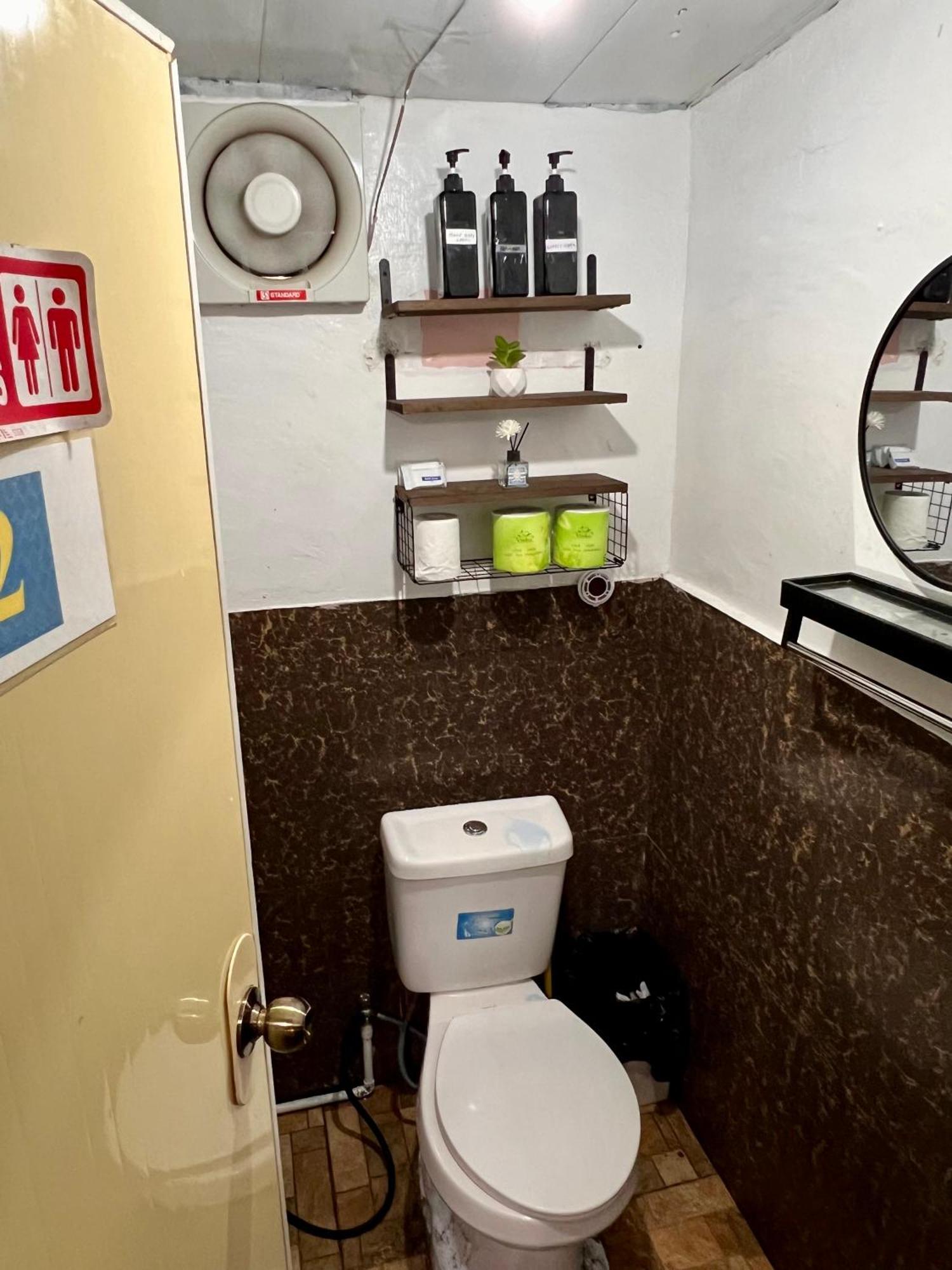 Eighty8 Tourist Inn Coron Kültér fotó